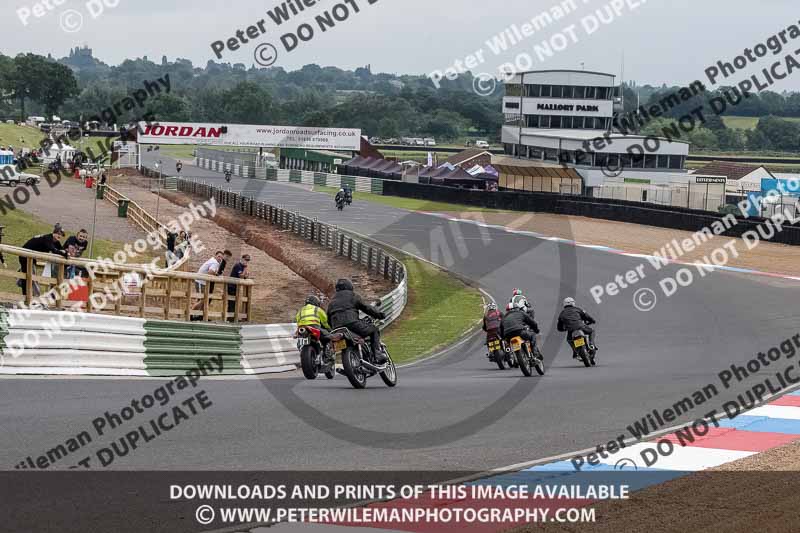 Vintage motorcycle club;eventdigitalimages;mallory park;mallory park trackday photographs;no limits trackdays;peter wileman photography;trackday digital images;trackday photos;vmcc festival 1000 bikes photographs